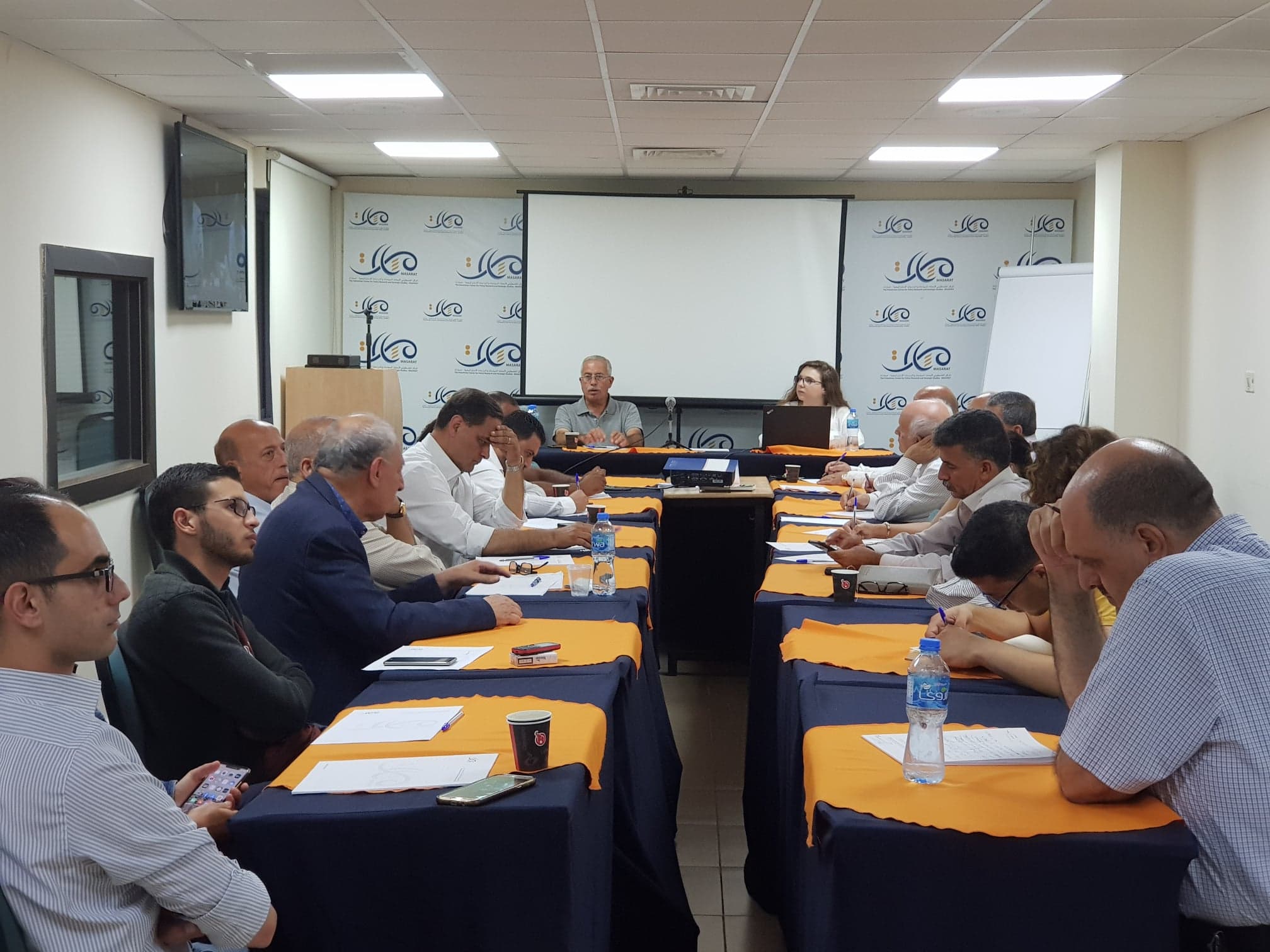 اقتصاديون يدعون إلى تبني مقاربات اقتصادية تعتمد على الذات وتعزز الصمود

