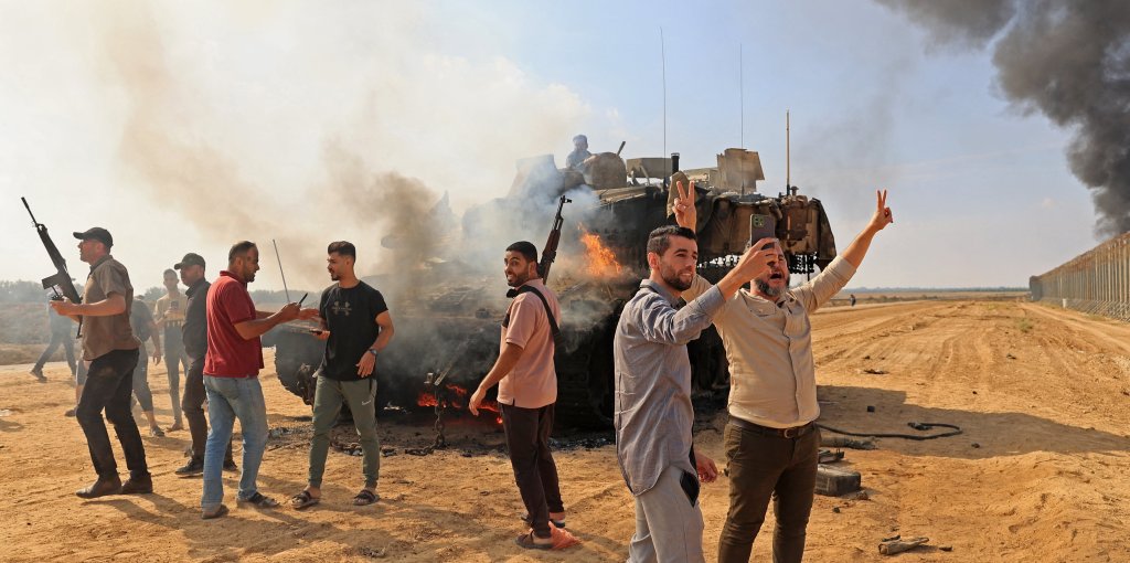 نزداد يقيننا بمستقبلنا وتتعمق شكوكهم بمستقبلهم

