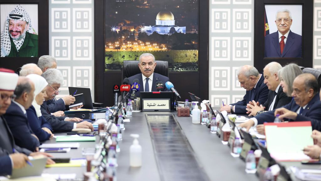 تغيير حكومات وأشخاص أم نهج بكامله؟

