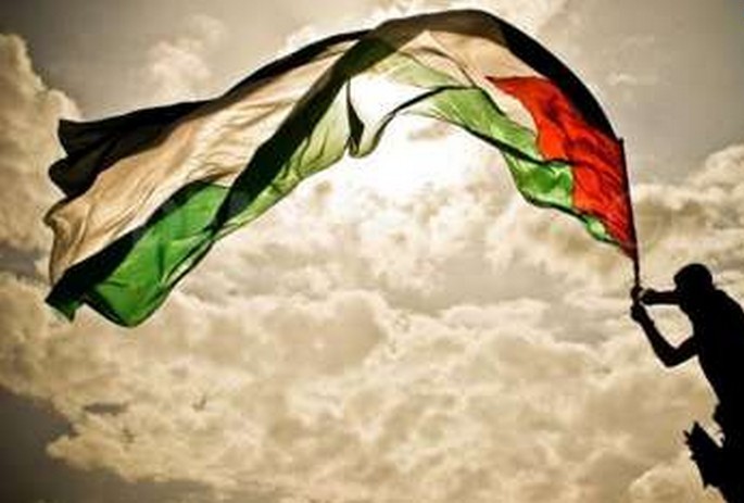 قصف "الشعيرات" ووثيقة "حماس" وخصم الرواتب