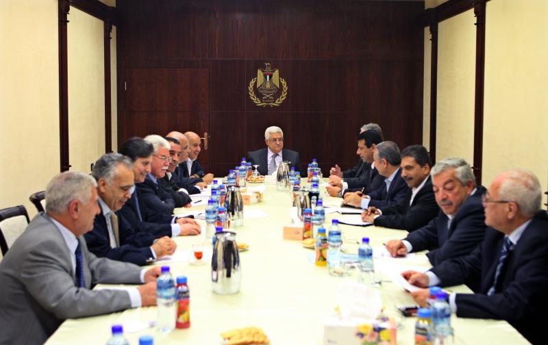 أزمة القيادة الفلسطينية وخياراتها ومشروع الدولة