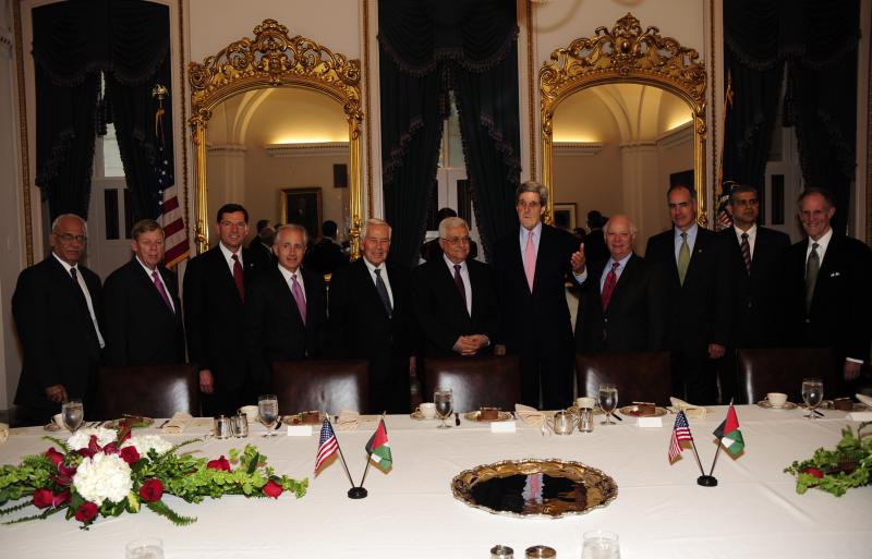 كيري .. ترويج جديد للسلام الاقتصادي