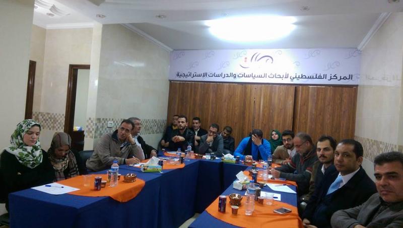 البروفيسور هالبر يعرض كتابه الجديد "حرب على الشعوب"