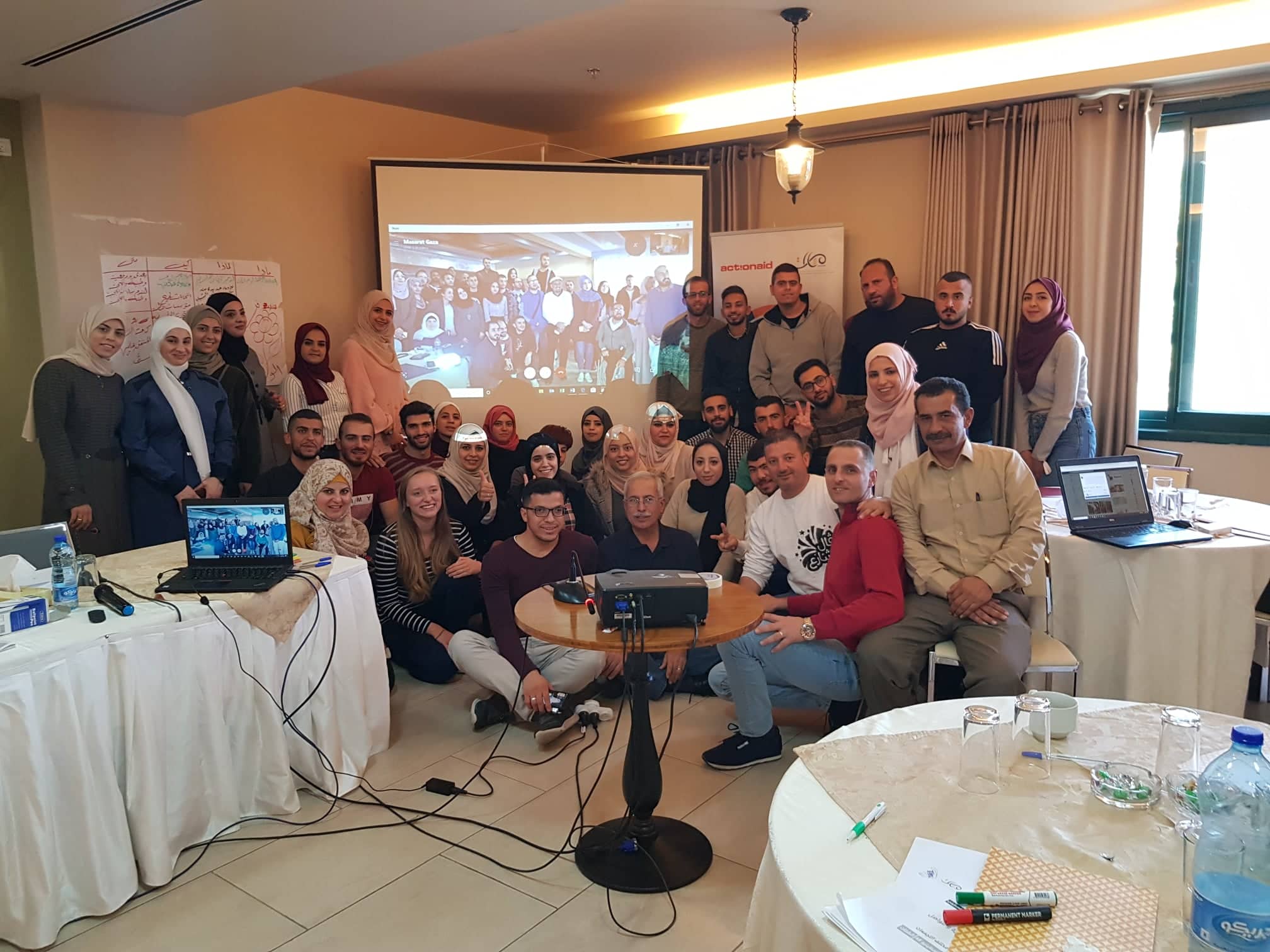 بمشاركة 100 شاب من الضفة والقطاع و48 ولبنان .. مسارات يختتم مخيمًا شبابيًا معرفيًا حول الهوية والتواصل

