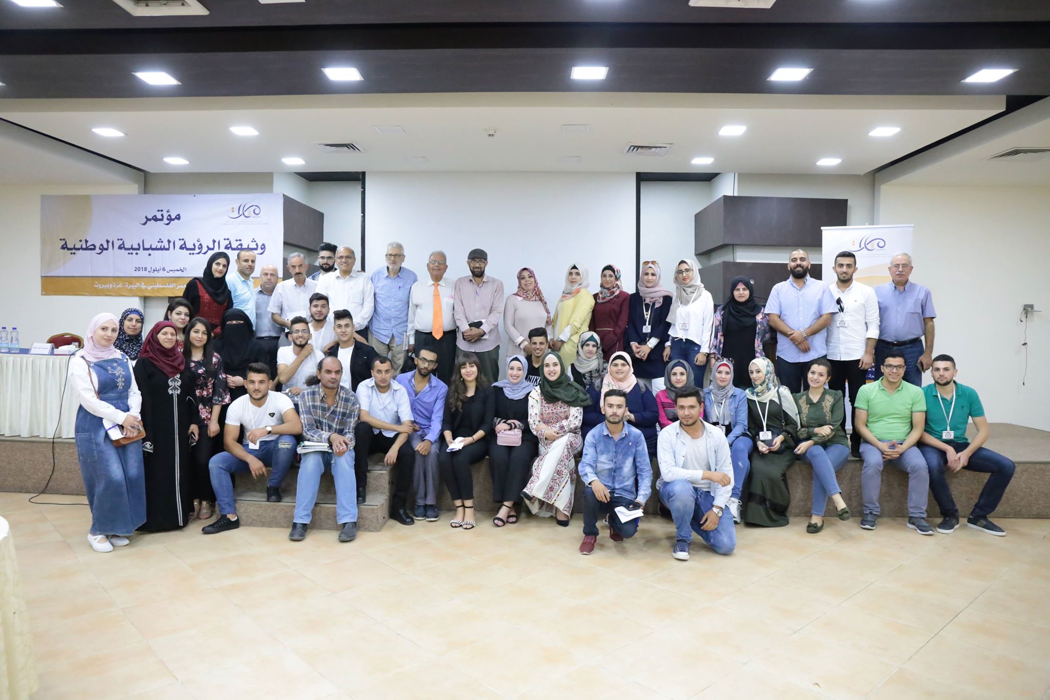 مئات الشباب يناقشون وثيقة "الرؤية الشبابية الوطنية" ويبحثون آليات الضغط لإنهاء الانقسام وتحقيق الأهداف الوطنية
