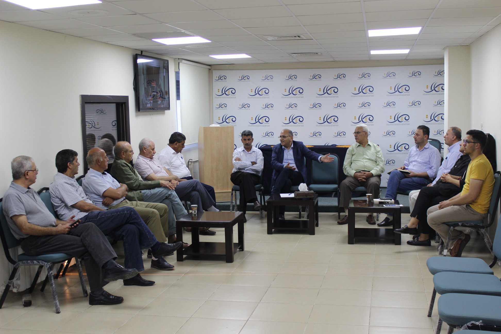 مسارات يعقد لقاء عصف ذهني بعنوان "فلسطين إلى أين؟"